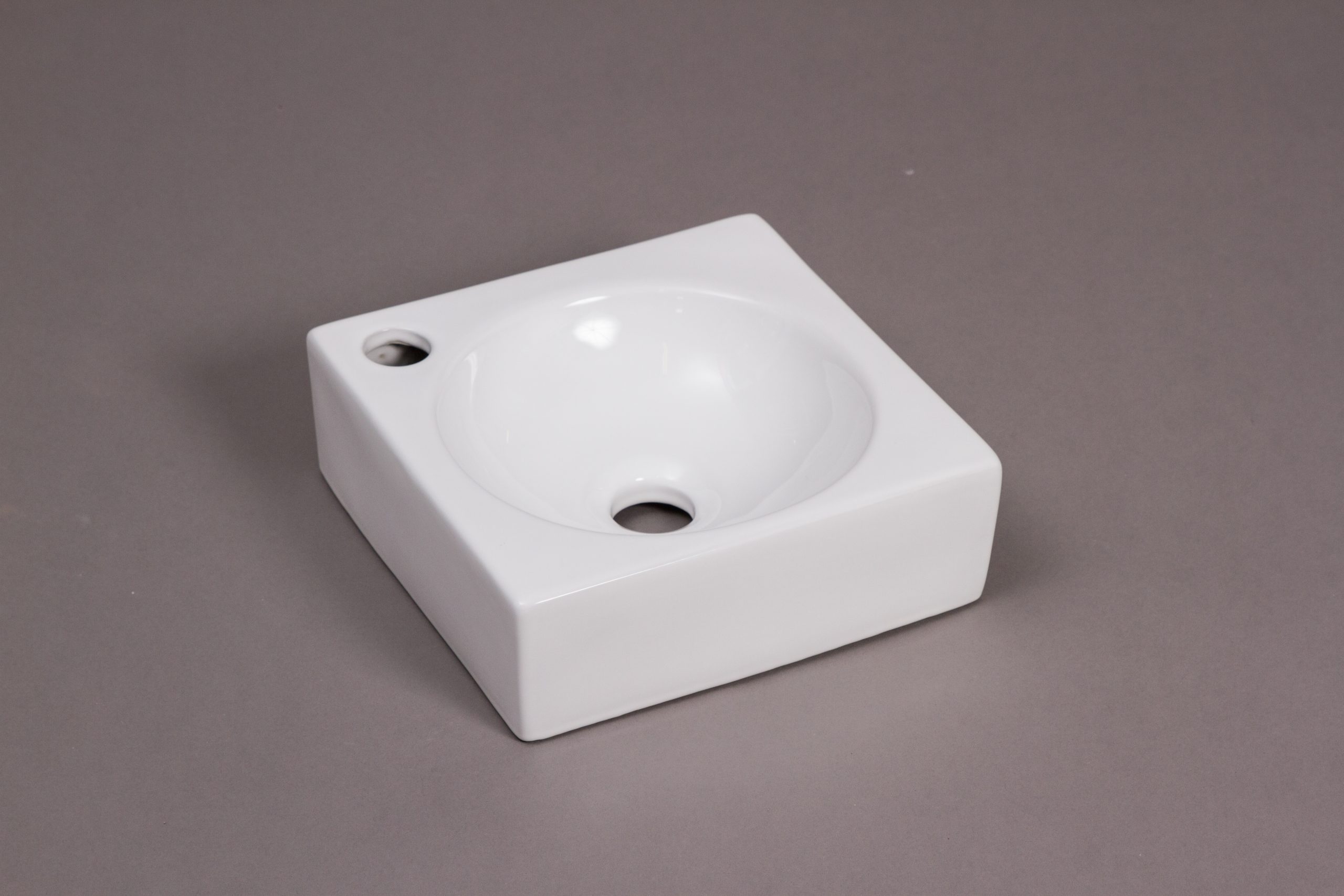 Kansas Wall Hung Basin